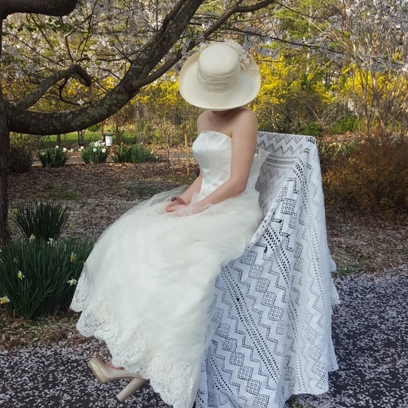 Jin Wang Duchess Silk Satin Wedding Gown, size 0 - Picture 1 of 11